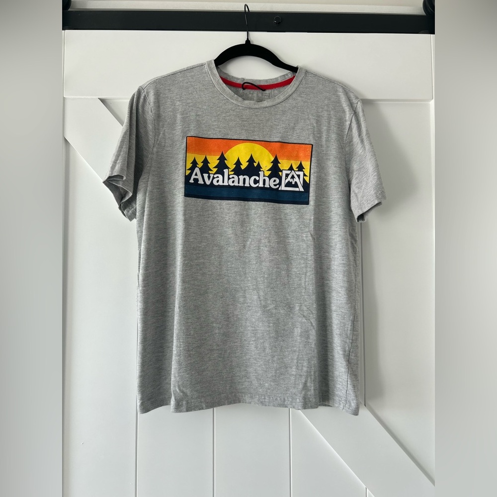 Men’s Avalanche grey tee shirt